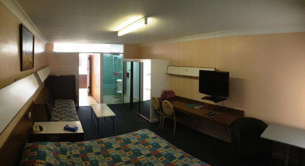 City Beach Motel Wollongong Room photo