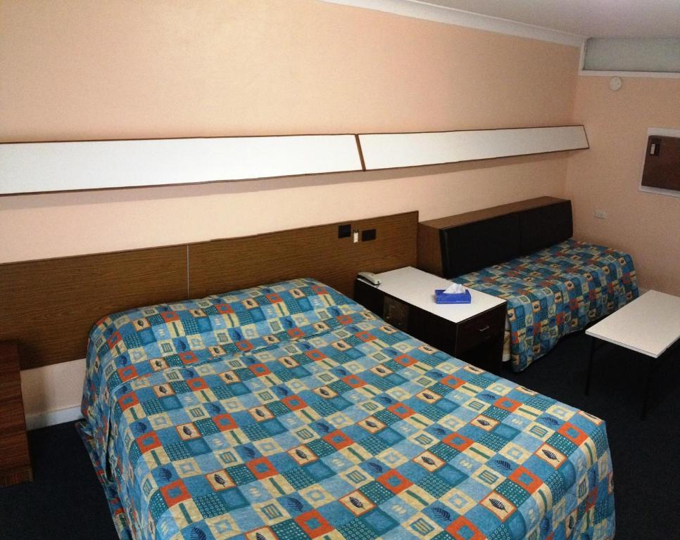 City Beach Motel Wollongong Room photo