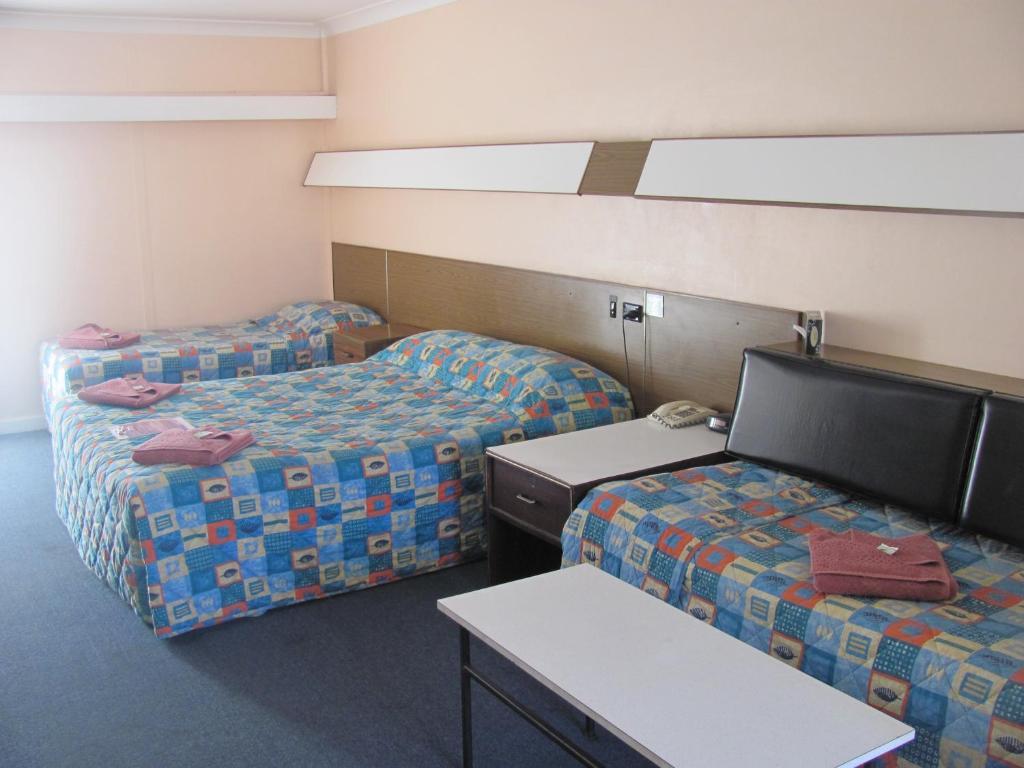 City Beach Motel Wollongong Room photo
